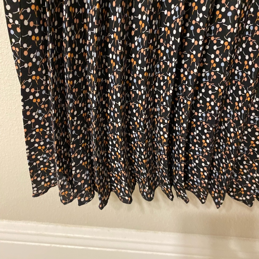 NWT Max Studio black print pleated elastic waist skirt, MSRP $88! Size Medium - Picture 4 of 7